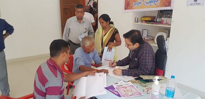 Glimpses of the Health Screening Camp by Dr Samir Patel (Neurologist), Dr Krunal Tamakuwala (Cardiologist), Dr Kartik Desai (Gastroenterologist), Dr. Sachin Patel (Orthopaedic Surgeon) at Rotary Club, Neemuch! 

#KDHospital #GoodHealth #Ahmedabad #Gujarat #India